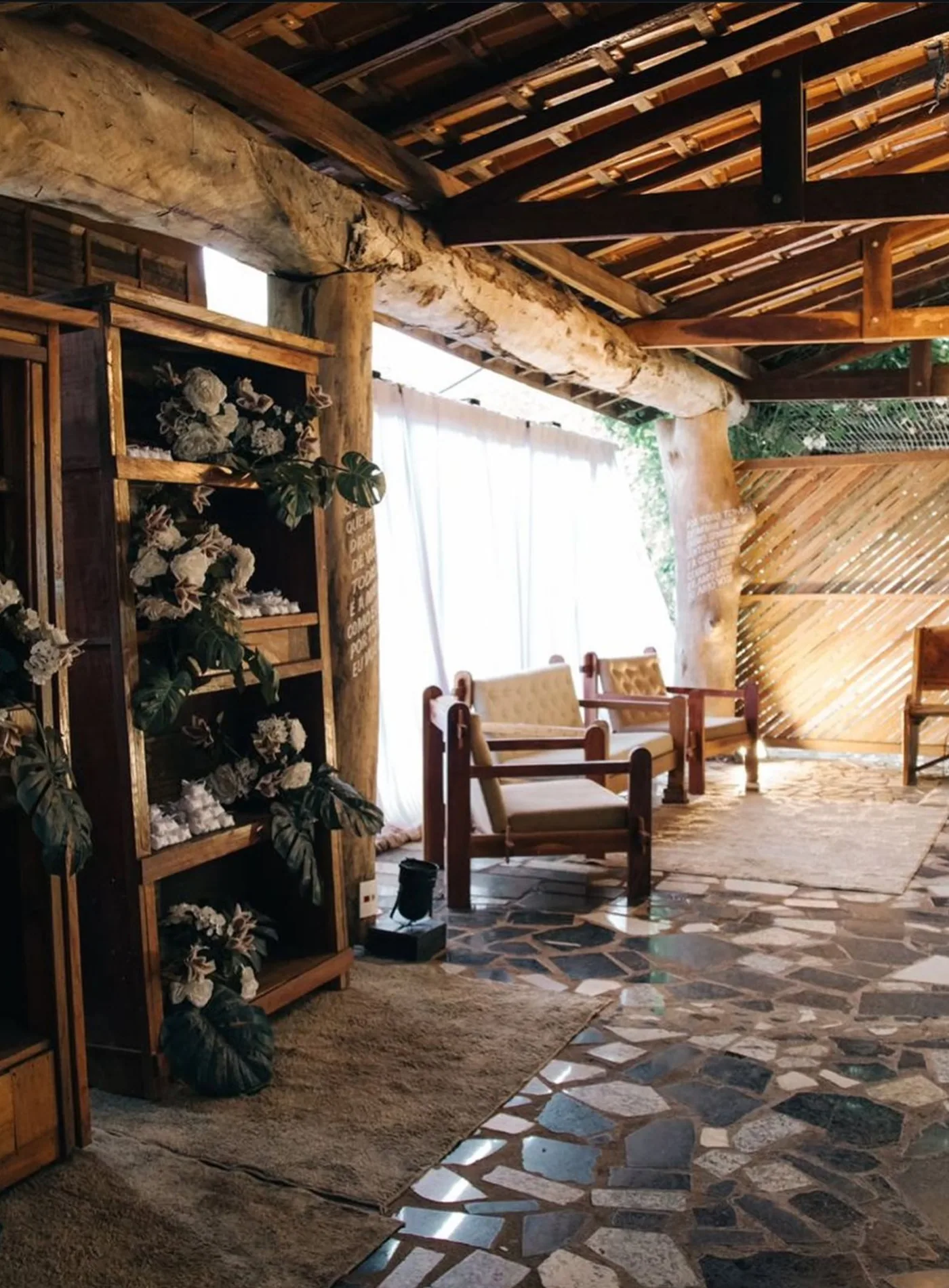 Salão Sonhos e Flores — composição